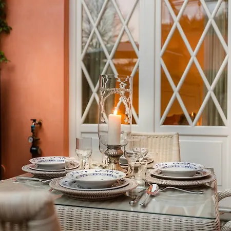 Charming Garden Flat In Historic Lucca Apartment