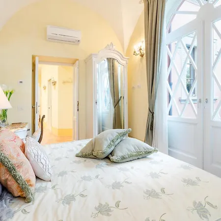Charming Garden Flat In Historic Lucca Apartment *